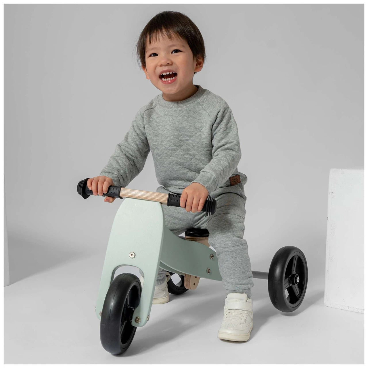 Prénatal Houten Loopfiets 4-in-1 Soft Green Grey 4 Prénatal Houten Loopfiets 4-in-1 Soft Green Grey - Afbeelding 4
