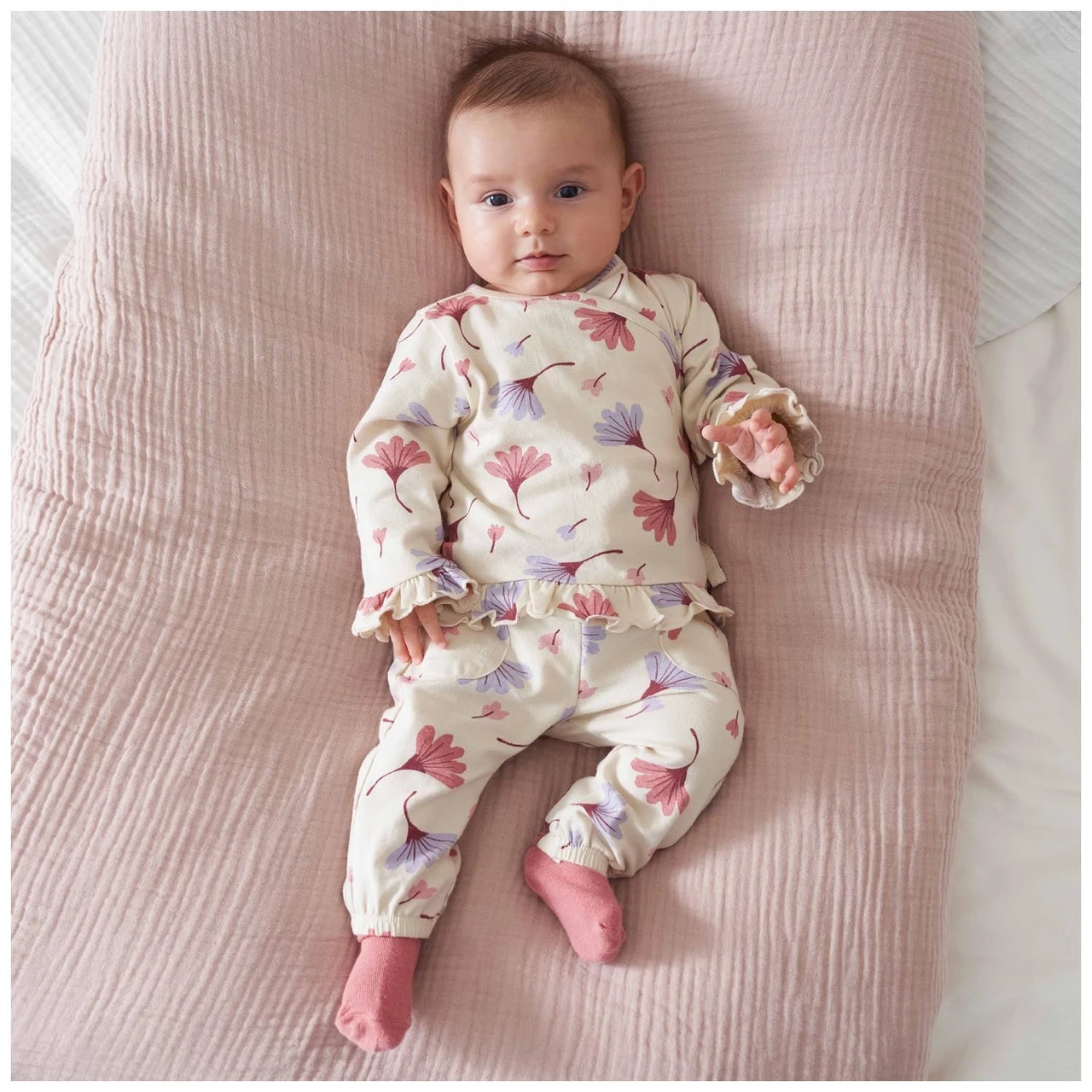 Prénatal Newborn Broekbloemen Beige 4 Prénatal Newborn Broekbloemen Beige - Afbeelding 4